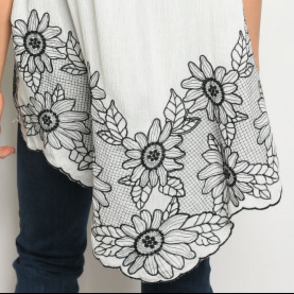 White Black Vest - Picture 3 of 3